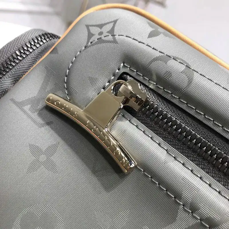 LV Bags 19T1L0590