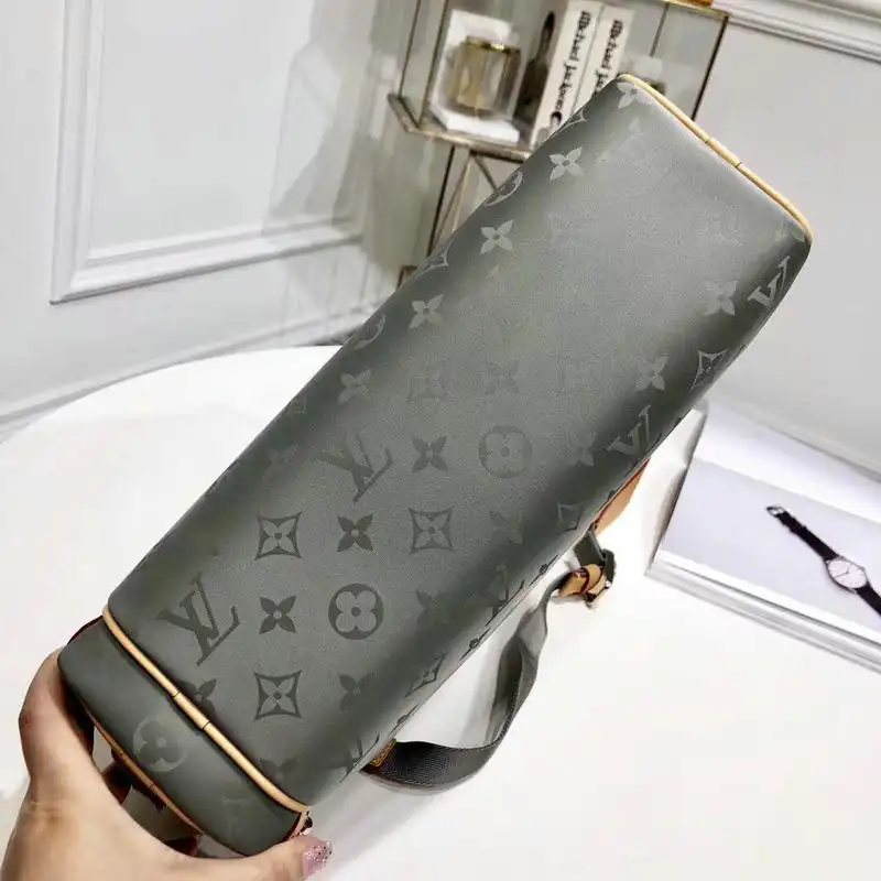 LV Bags 19T1L0590