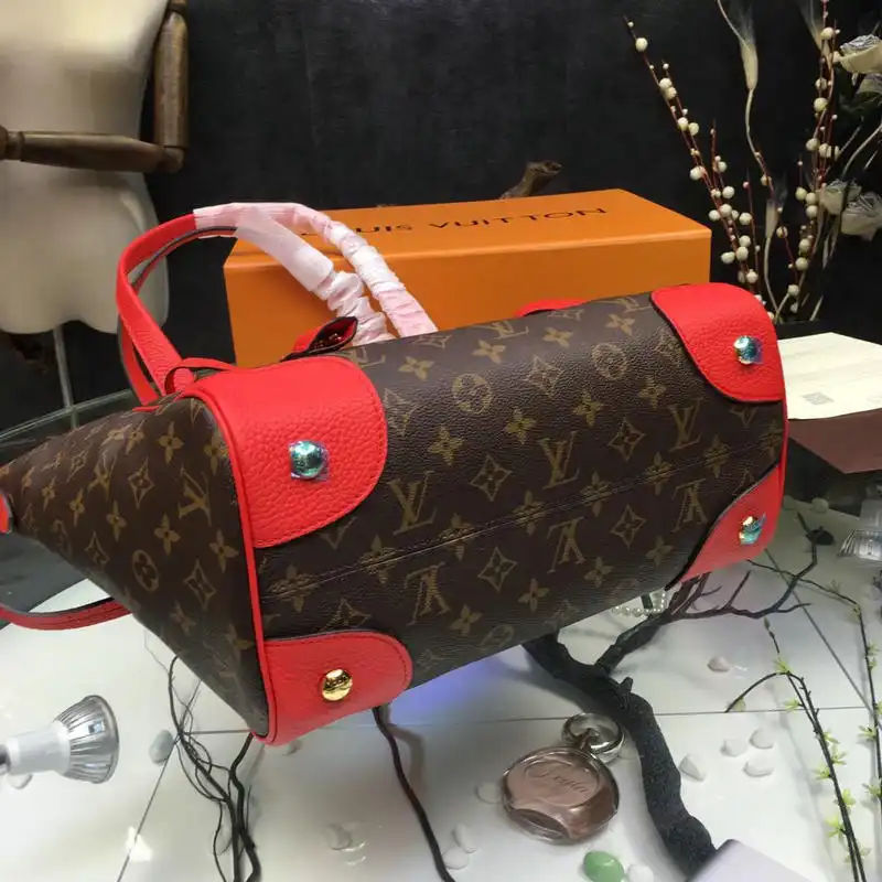 LV Bags 19T1L0608