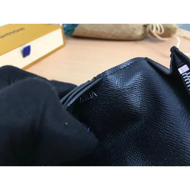 LV Bags 19T1L0623