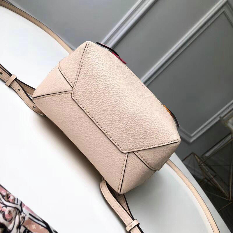 LV Bags 19T1L0630