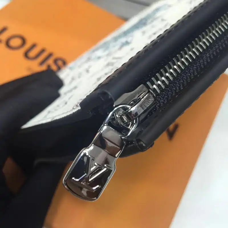 LV Bags 19T1L0635