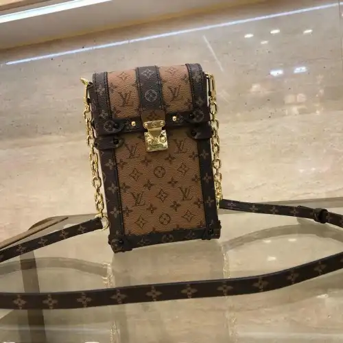 LV Bags 19T1L0007