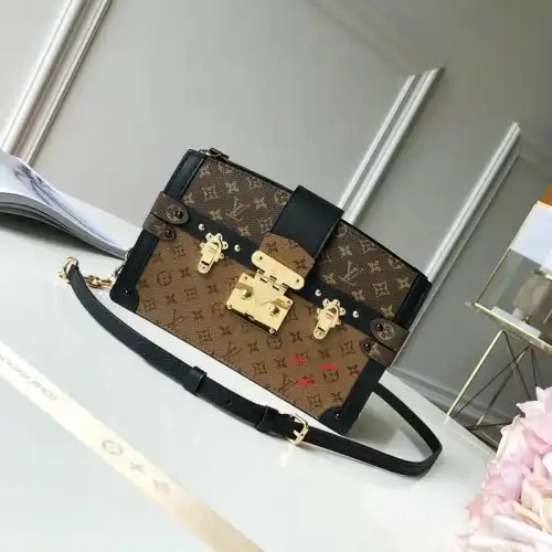 LV Bags 19T1L0009