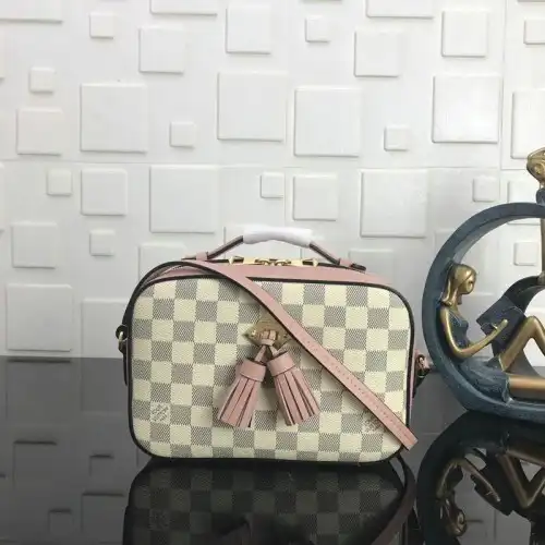 LV Bags 19T1L0012