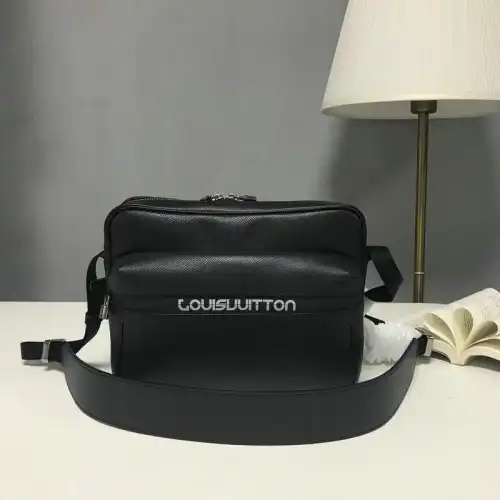 LV Bags 19T1L0079