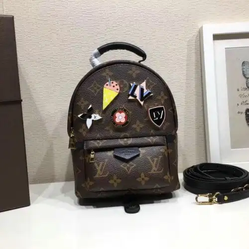 LV Bags 19T1L0085