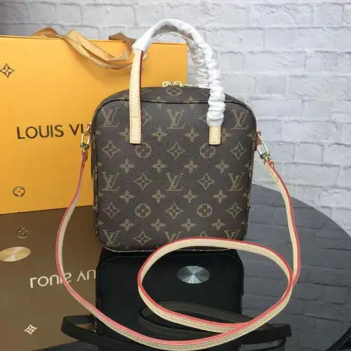 LV Bags 19T1L0086