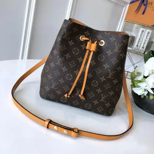 Louis Vuitton Bags 19T1L0095