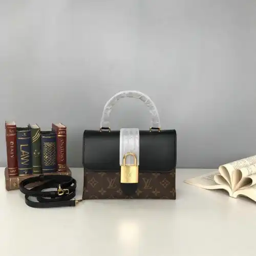 LV Bags 19T1L0097