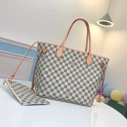 LV Bags 19T1L0102