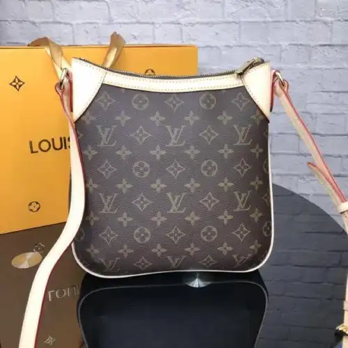 LV Bags 19T1L0130