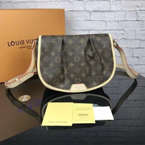 LV Bags 19T1L0134