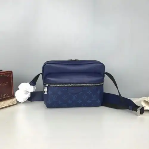 LV Bags 19T1L0163