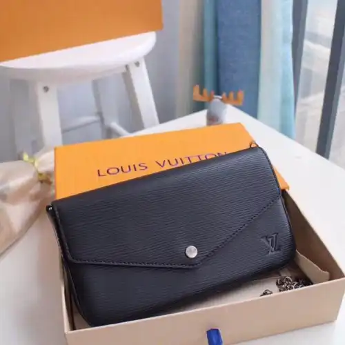 LV Bags 19T1L0165