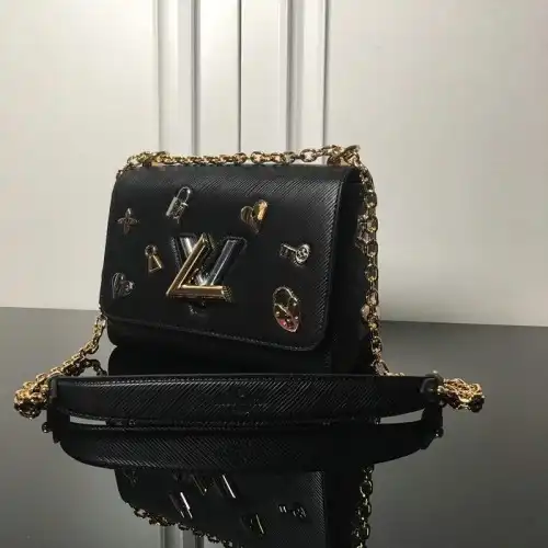 LV Bags 19T1L0174