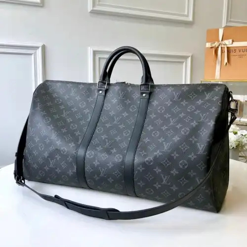 LV Bags 19T1L0196