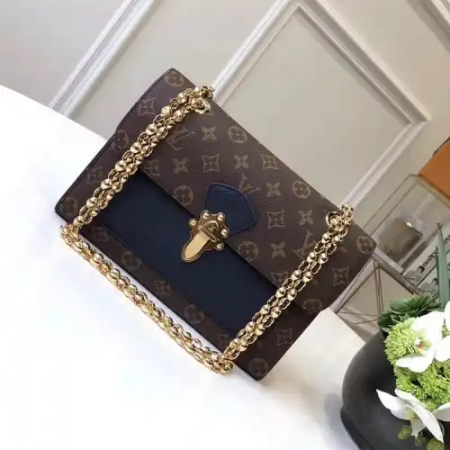 LV Bags 19T1L0203