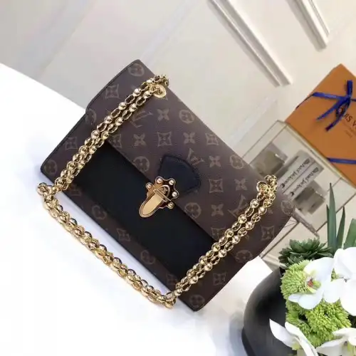 LV Bags 19T1L0204