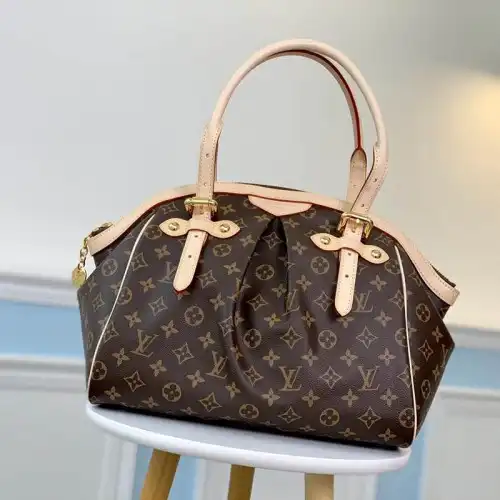 LV Bags 19T1L0213