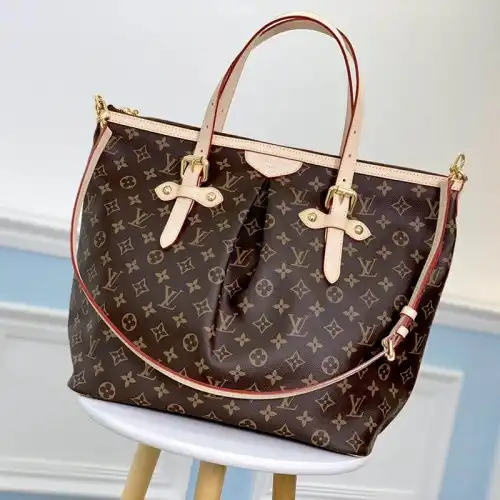 LV Bags 19T1L0215