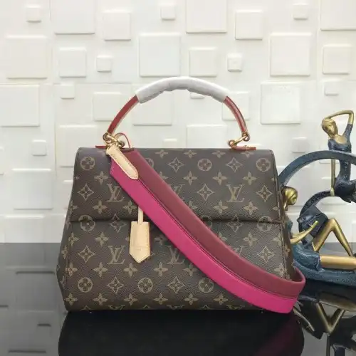 LV Bags 19T1L0218