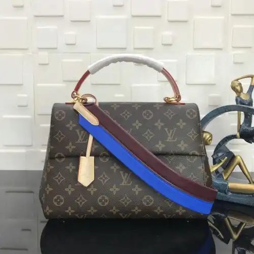 LV Bags 19T1L0220