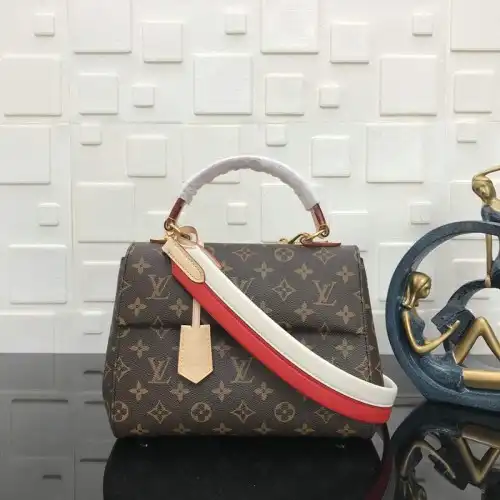 LV Bags 19T1L0224