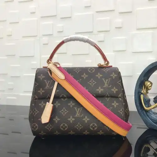 LV Bags 19T1L0225