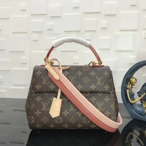 LV Bags 19T1L0226