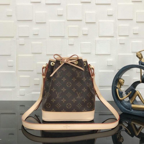 FASH LOUIS VUITTON Bags 19T1L0228