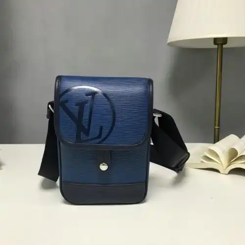 LV Bags 19T1L0237