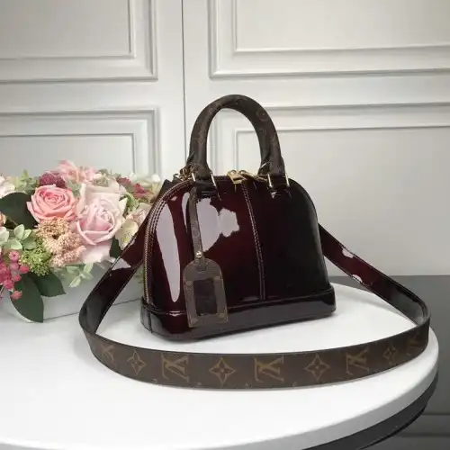 LV Bags 19T1L0241