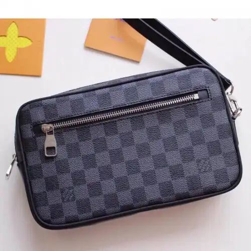 LV Bags 19T1L0247