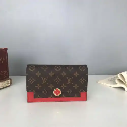 LV Bags 19T1L0255