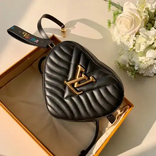 LV Bags 19T1L0262