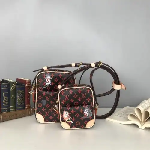 LV Bags 19T1L0274