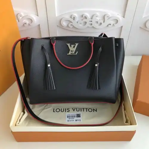 LV Bags 19T1L0341