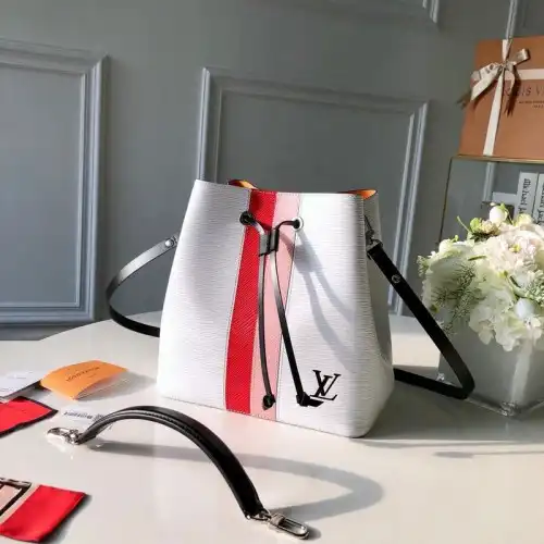 LV Bags 19T1L0345