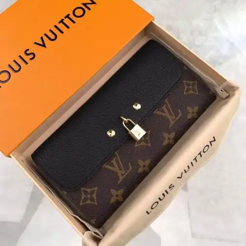 LV Bags 19T1L0372