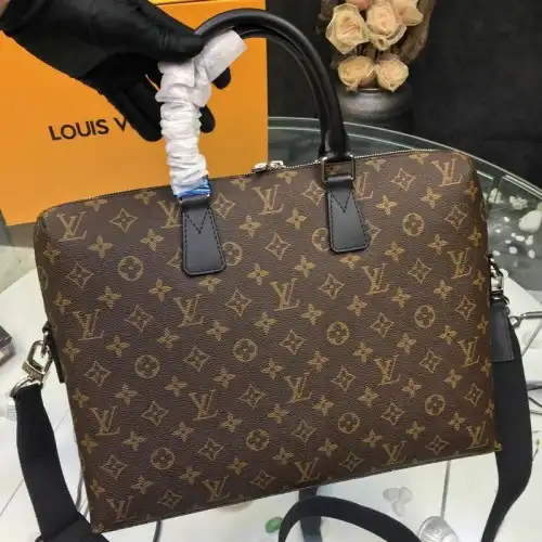 FASH LOUIS VUITTON Bags 19T1L0377