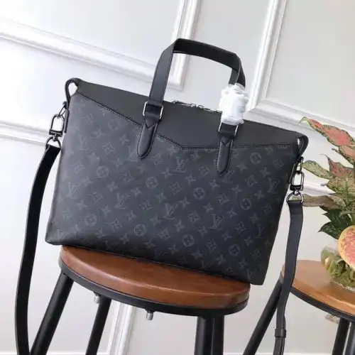 LV Bags 19T1L0420