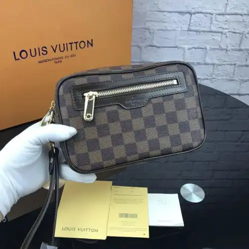 LV Bags 19T1L0458