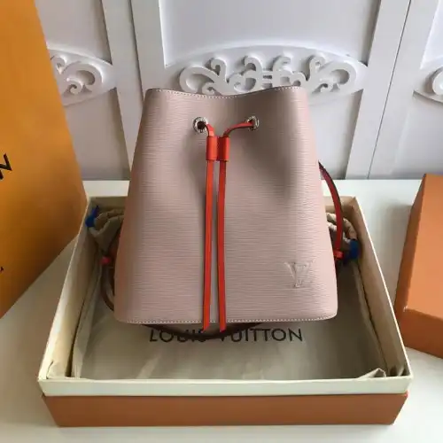 Fashionrepsfam ru LV Bags 19T1L0465