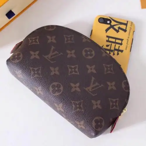 LV Bags 19T1L0502