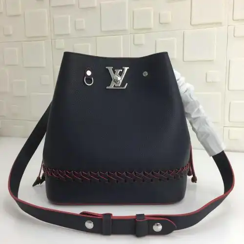 LV Bags 19T1L0513