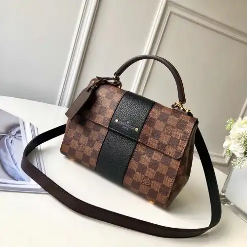 LV Bags 19T1L0537