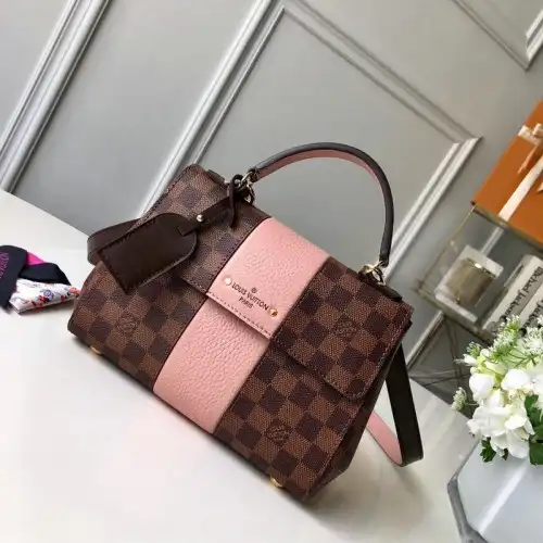 LV Bags 19T1L0538