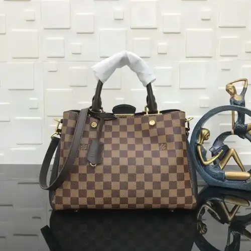 LV Bags 19T1L0548