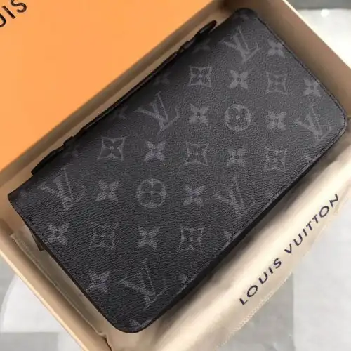 LV Bags 19T1L0574